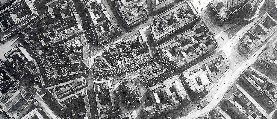 il lancio dei manifestini su Vienna